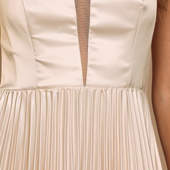 Champagne satin cocktail dress - Picture 6 of 7